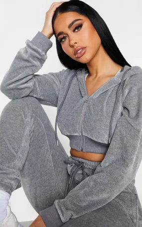 PRETTYLITTLETHING Shape Sweat très court en velours gris