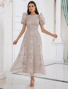 Robe de Cocktail en Dentelle Beige